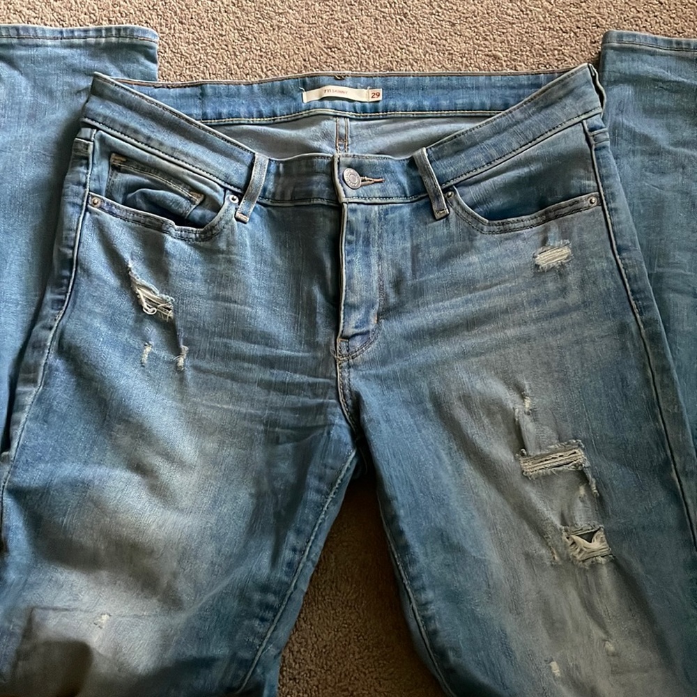 Levi’s 711 skinny jeans